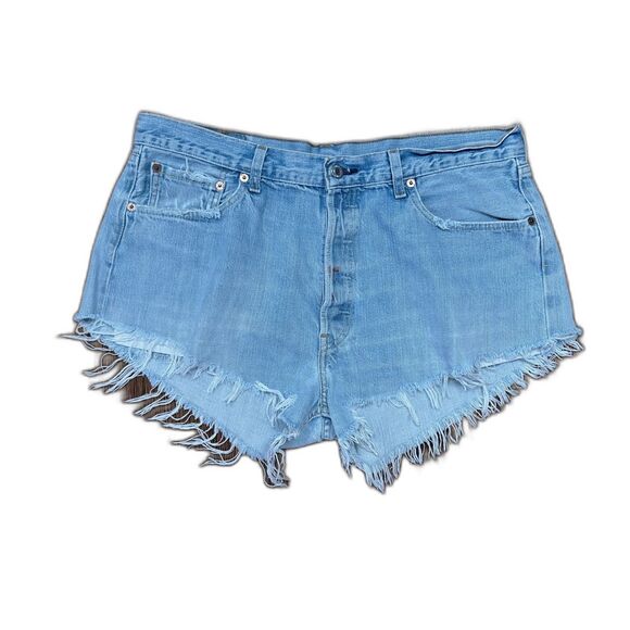 Vintage Levis 501 Blue Denim Cut Off Raw Hem Summer Shorts Women's Size 33 - Picture 2 of 10